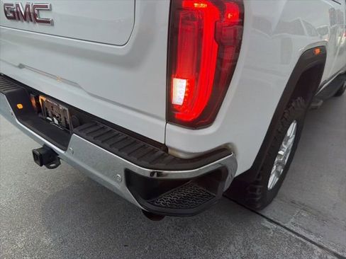 Used 2022 GMC Sierra 2500 SLT w/ SLT Preferred Package image 28