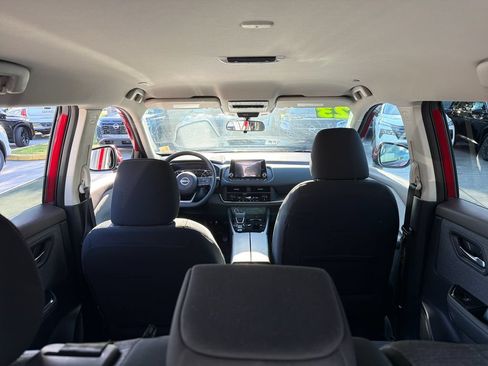 Used 2023 Nissan Rogue SV FWD image 33