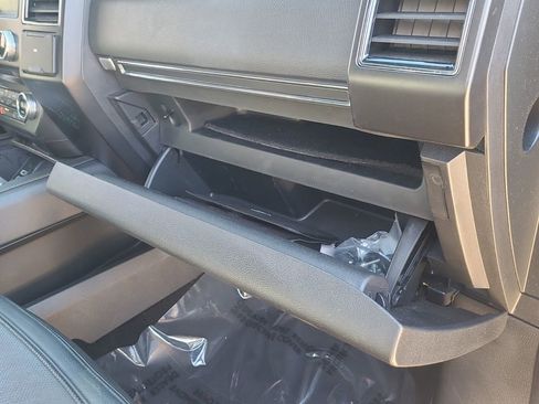 Used 2018 Ford Expedition Limited w/ Equipment Group 301A image 22