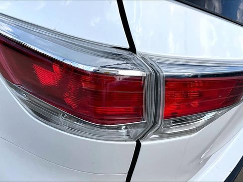 Used 2015 Toyota Highlander XLE image 27