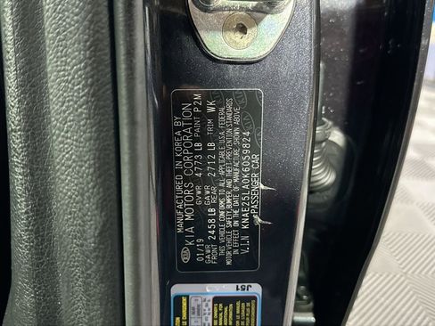 Used 2019 Kia Stinger Premium image 38