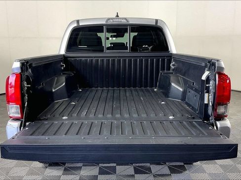 Used 2020 Toyota Tacoma SR w/ SR Convenience Package RWD image 32