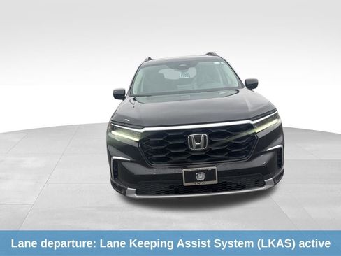 Used 2024 Honda Pilot Touring image 12