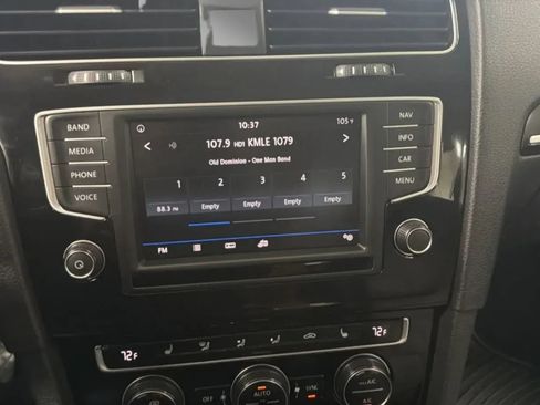 Used 2017 Volkswagen Golf SEL FWD image 14