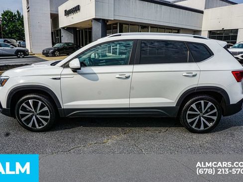 Used 2024 Volkswagen Taos SE FWD image 7