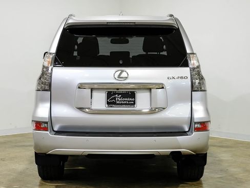 Used 2017 Lexus GX 460 image 9