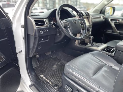 Used 2015 Lexus GX 460 image 9