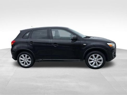Used 2014 Mitsubishi Outlander Sport ES FWD image 2