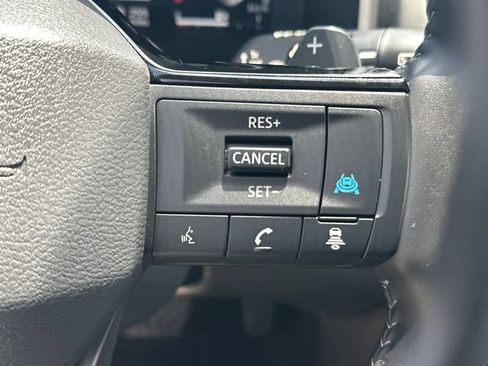 Used 2025 Nissan Rogue SL w/ SL Premium Package FWD image 19