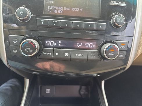 Used 2015 Nissan Altima 2.5 SV image 18