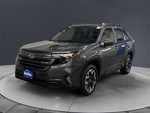 Used 2025 Subaru Forester Premium image 7