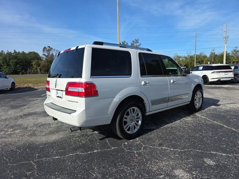 Used 2014 Lincoln Navigator Base image 3