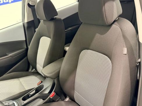 Used 2018 Hyundai Kona SE image 25