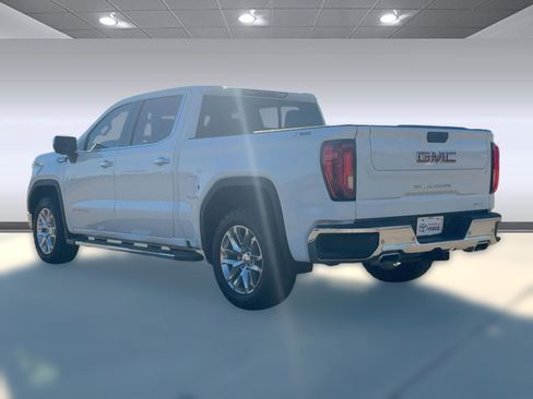 Used 2022 GMC Sierra 1500 SLT image 3