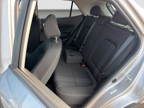 Used 2024 Hyundai Venue SEL FWD image 13