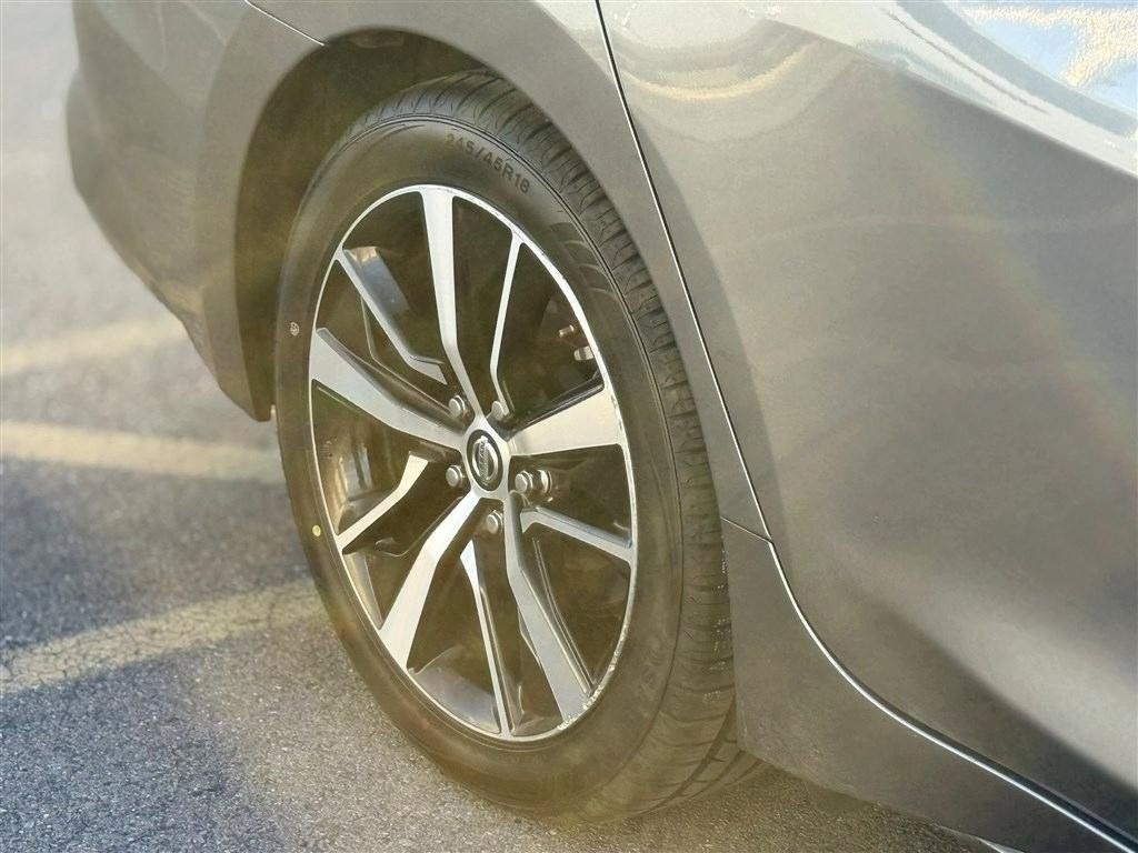 Used 2022 Nissan Maxima SV w/ Floor Mat Group FWD image 10