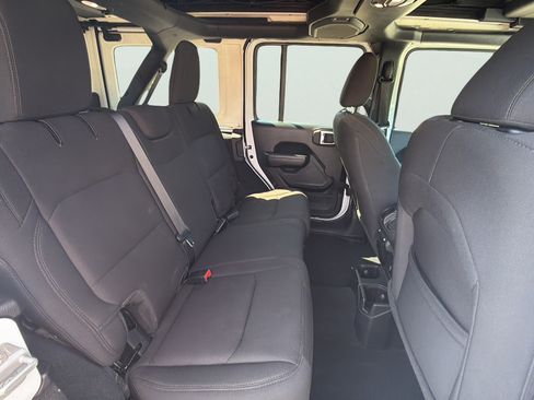 Used 2022 Jeep Wrangler Unlimited Sport w/ Sun And Sound Package AWD/4WD image 16