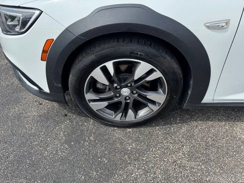 Certified 2018 Buick Regal Essence w/ Driver Confidence Package #1 AWD/4WD image 27