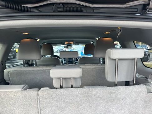 Used 2019 Toyota Highlander LE image 55