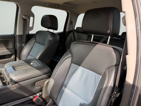 Used 2018 Chevrolet Silverado 1500 LT w/ LT Eassist Package image 11