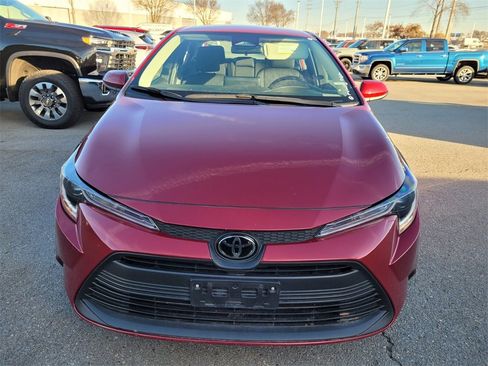 Used 2024 Toyota Corolla LE image 2