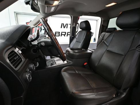Used 2014 GMC Sierra 2500 Denali w/ Snow Plow Prep Package AWD/4WD image 25