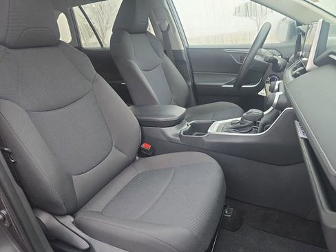 Used 2025 Toyota RAV4 LE AWD/4WD image 11