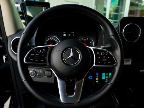 Used 2023 Mercedes-Benz Sprinter 3500 image 24