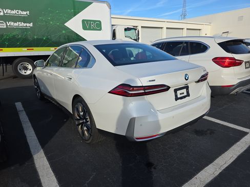 Used 2025 BMW 540i xDrive image 4