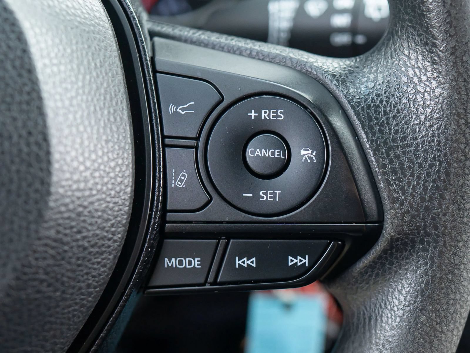 Used 2019 Toyota RAV4 LE w/ All Weather Liner Package AWD/4WD image 28