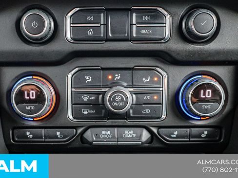 Used 2021 Chevrolet Suburban Z71 w/ Rear Media and Nav Package AWD/4WD image 31
