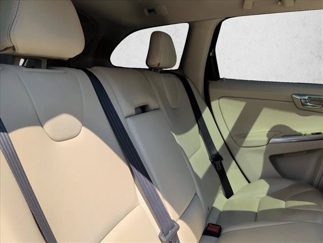 Used 2015 Volvo XC60 T6 w/ Proximity Package FWD image 28