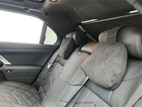 Used 2025 BMW 740i xDrive 740i xDrive w/ Executive Package image 30