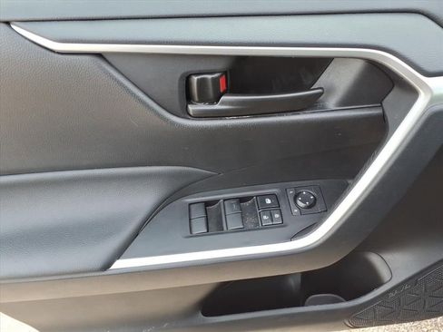 Certified 2025 Toyota RAV4 LE image 15