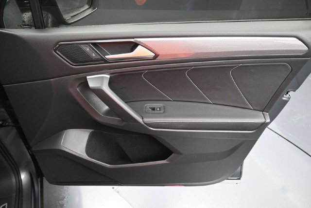 Used 2023 Volkswagen Tiguan SE R-Line FWD image 35