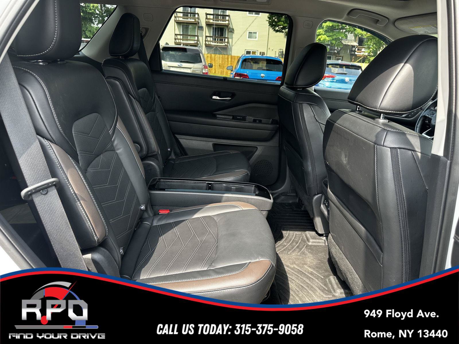 Used 2023 Nissan Pathfinder Platinum AWD/4WD image 33