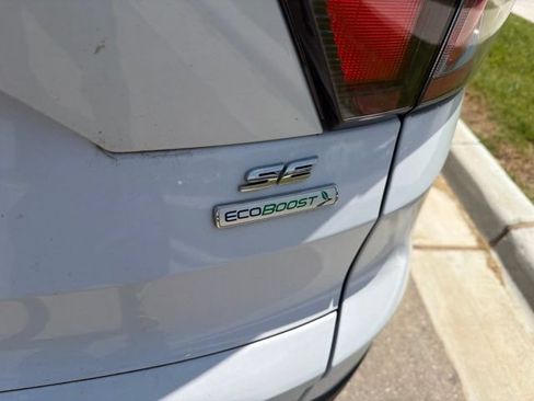 Used 2017 Ford Escape SE FWD image 5
