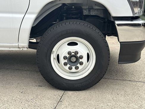 New 2025 Ford E-450 and Econoline 450 Super Duty w/ Power Equipment Group RWD image 16