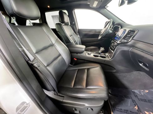 Used 2022 Jeep Grand Cherokee Limited image 28