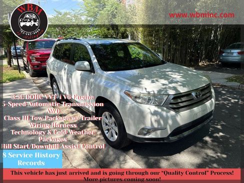 Used 2012 Toyota Highlander 4WD w/ Tech Pkg image 1