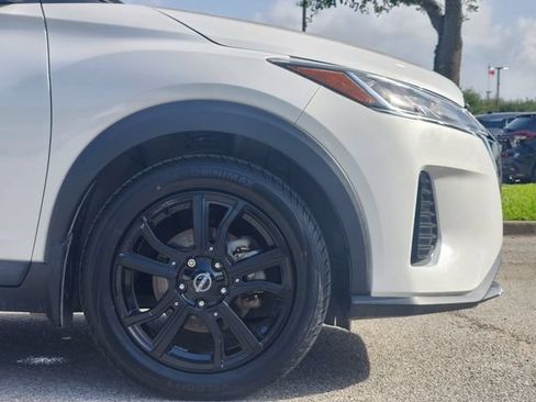Used 2023 Nissan Kicks SV FWD image 8