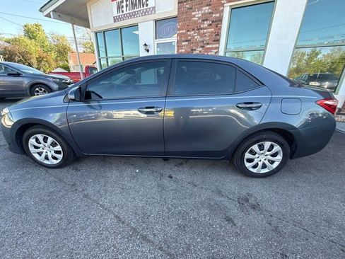 Used 2018 Toyota Corolla LE FWD image 8