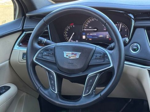 Used 2017 Cadillac XT5 Luxury w/ Driver Awareness Package image 28