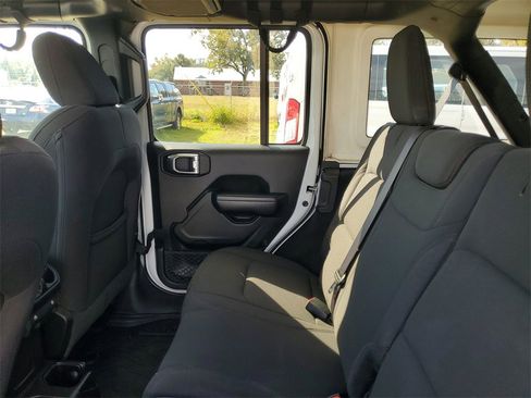 Used 2020 Jeep Wrangler Unlimited Sport image 30