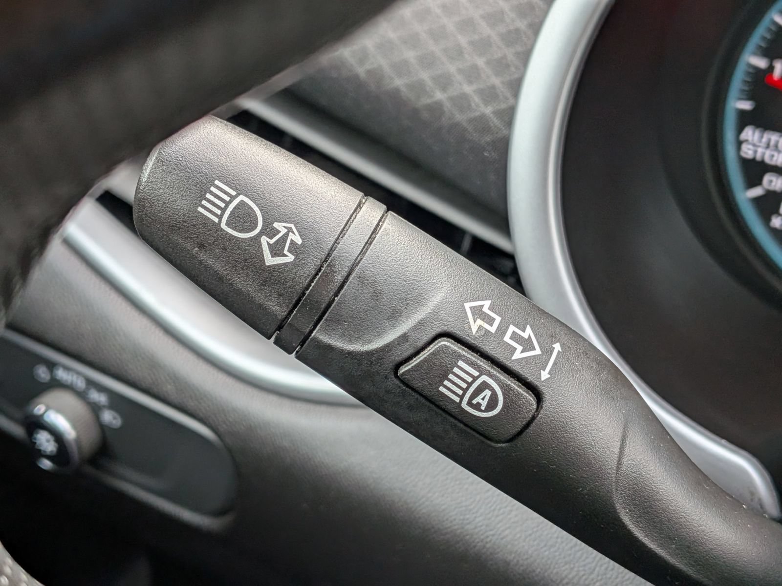 Used 2023 Chevrolet Malibu LT FWD image 22