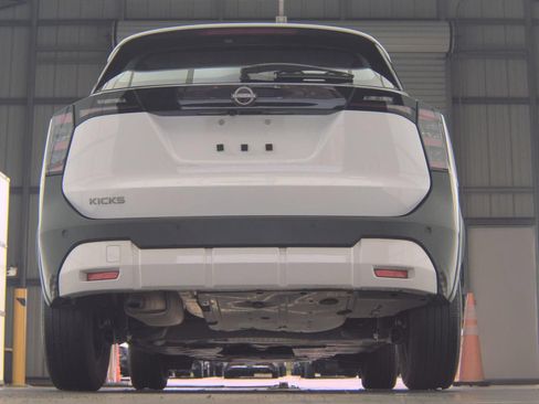 Used 2025 Nissan Kicks S FWD image 7