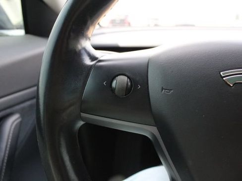 Used 2018 Tesla Model 3 Long Range RWD image 11