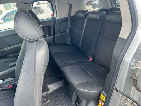 Used 2007 Toyota FJ Cruiser 4WD image 13