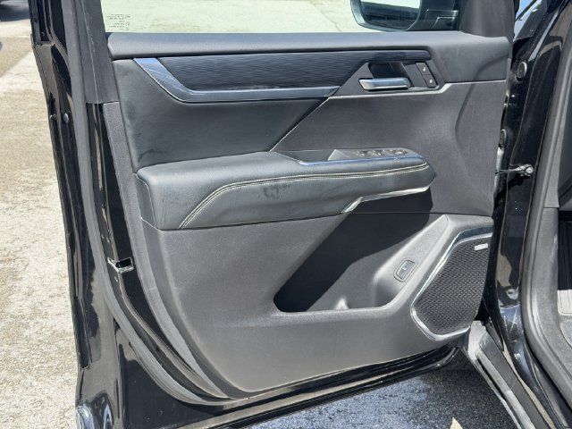 Used 2026 GMC Acadia Elevation w/ Elevation Premium Package FWD image 34