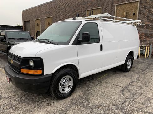 Used 2017 Chevrolet Express 2500 image 11